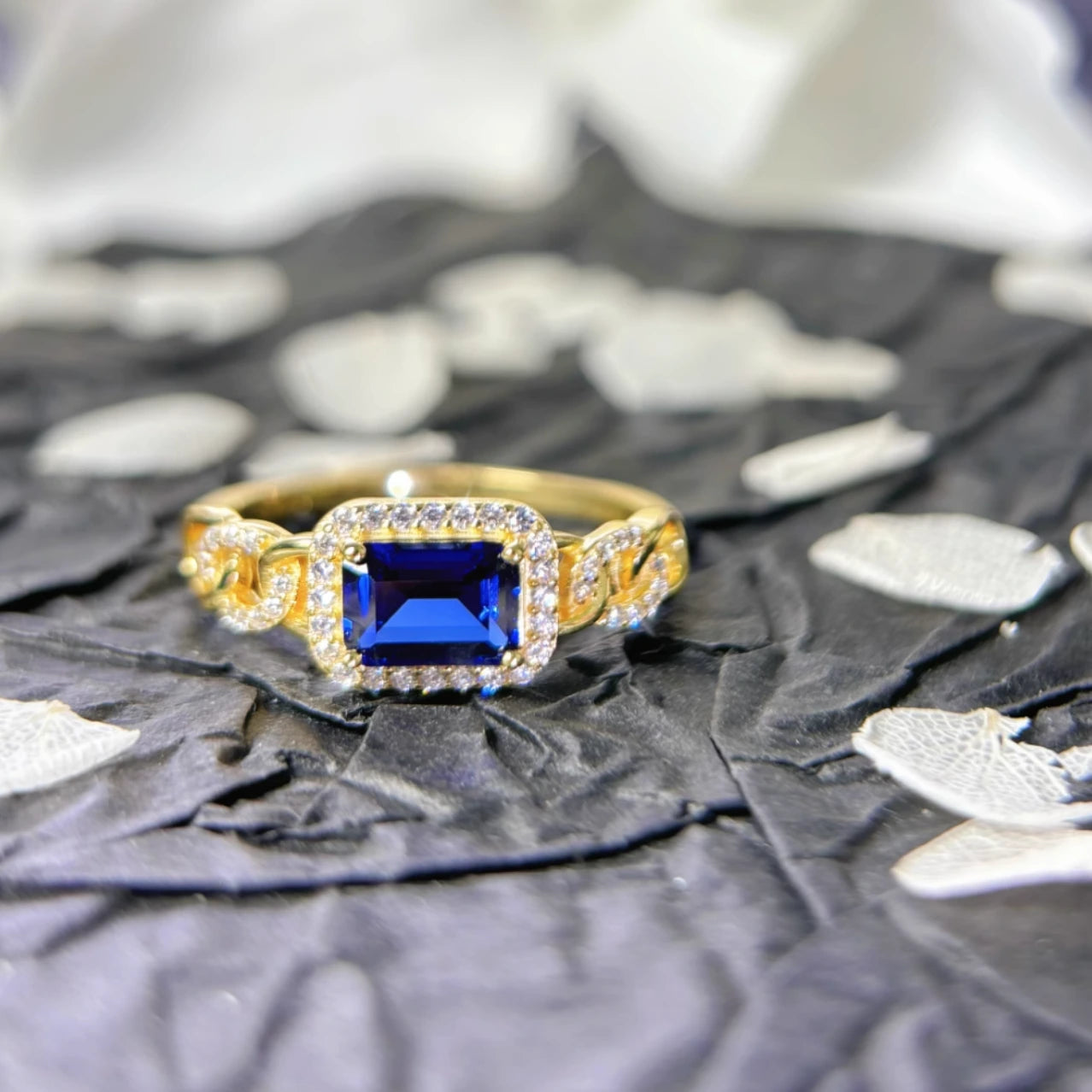 1.2ct Sapphire Ring - Golden Chain Base