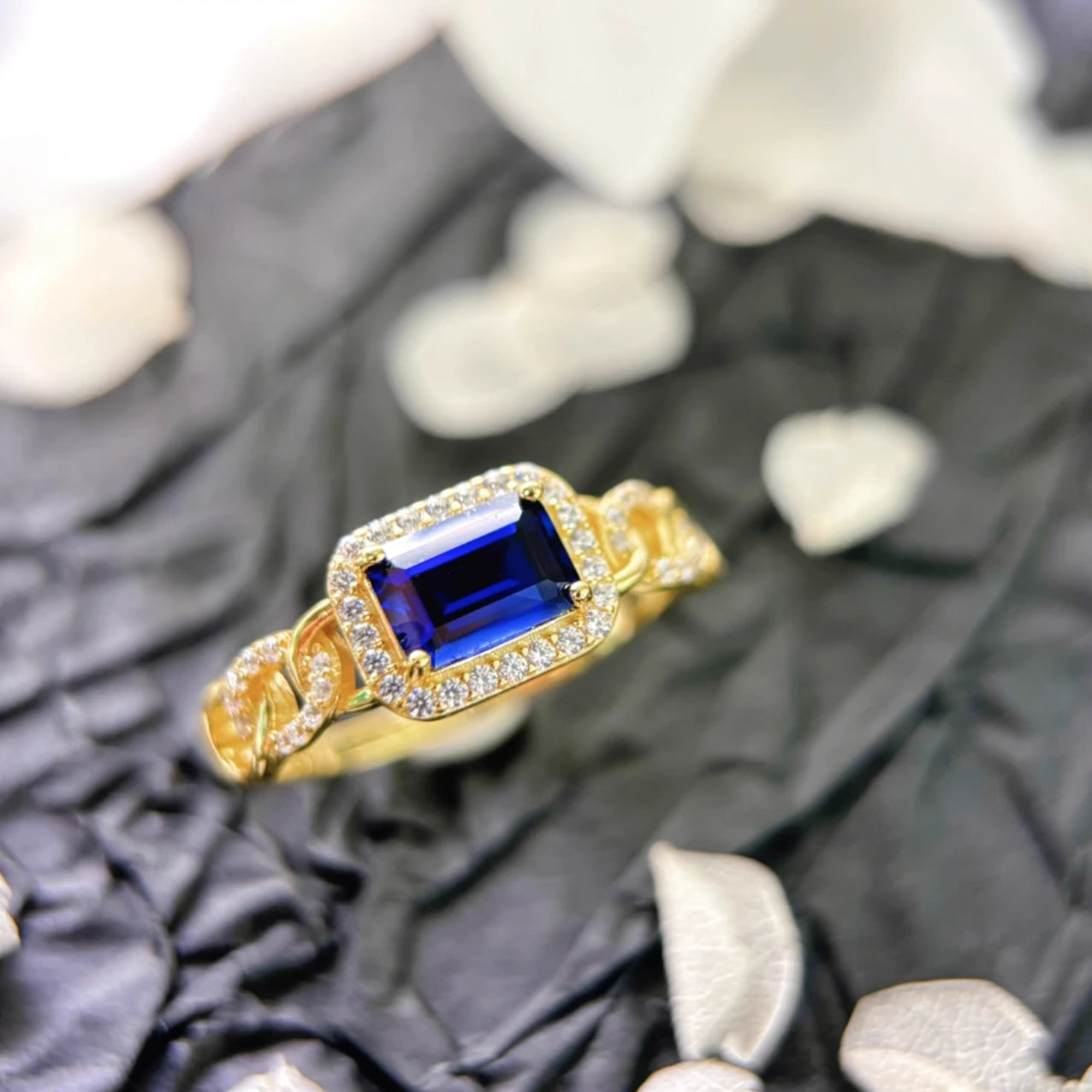 1.2ct Sapphire Ring - Golden Chain Base