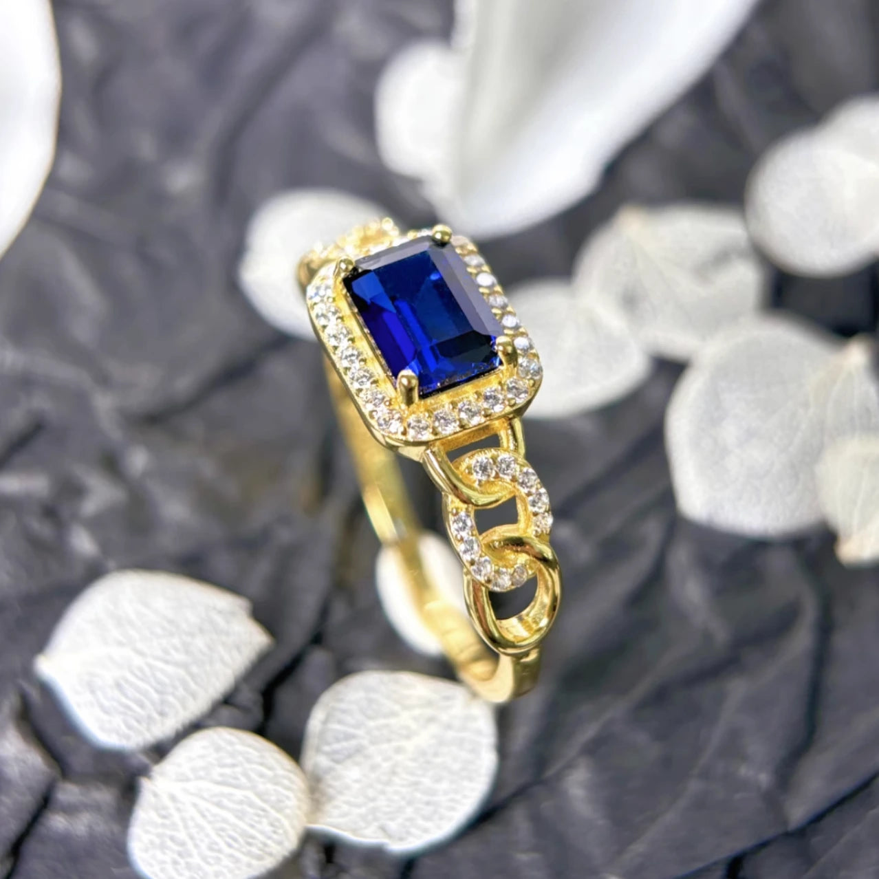 1.2ct Sapphire Ring - Golden Chain Base