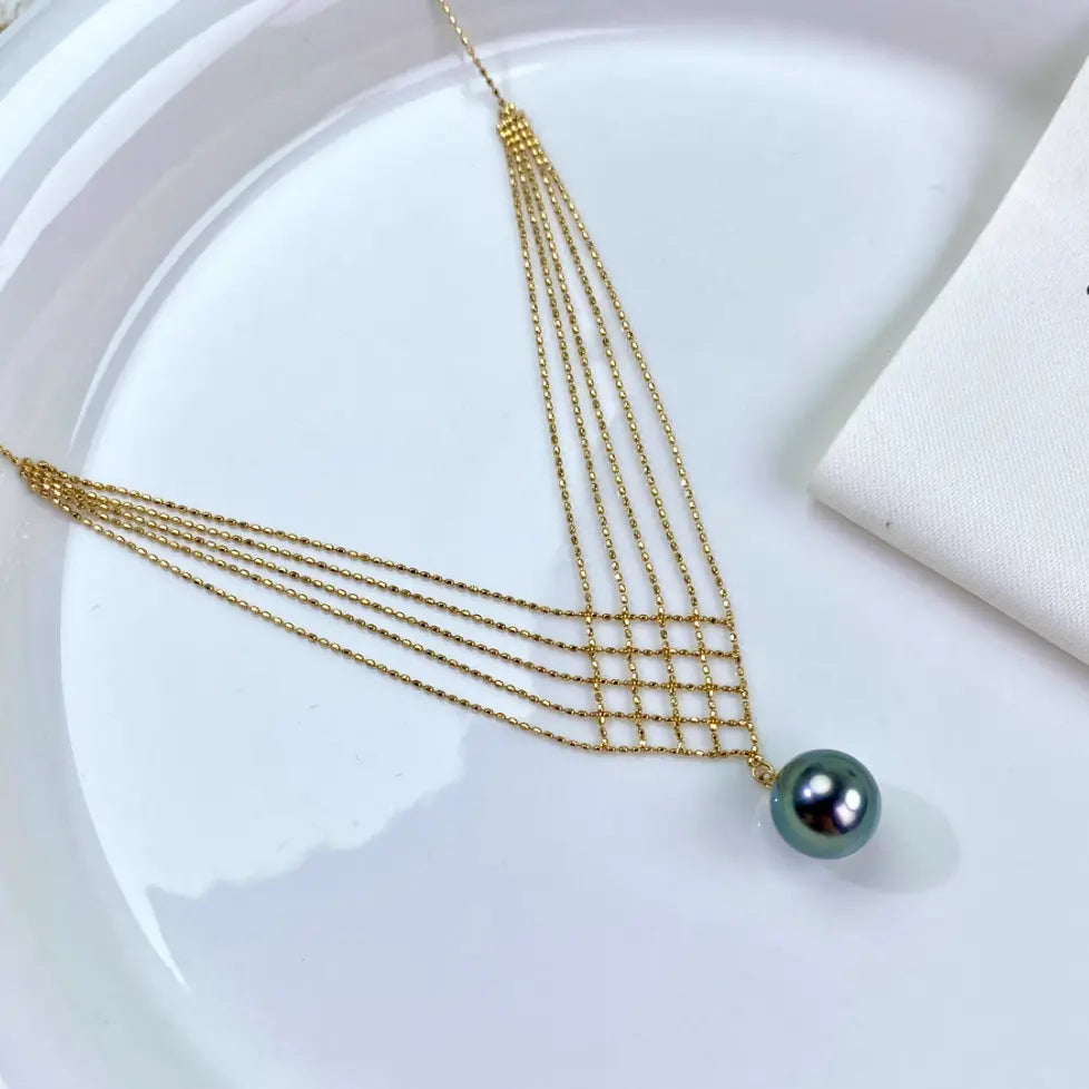 10.5mm Tahiti Black Pearl Necklace with Peacock Green Hue - Fish Tail-shaped Chain