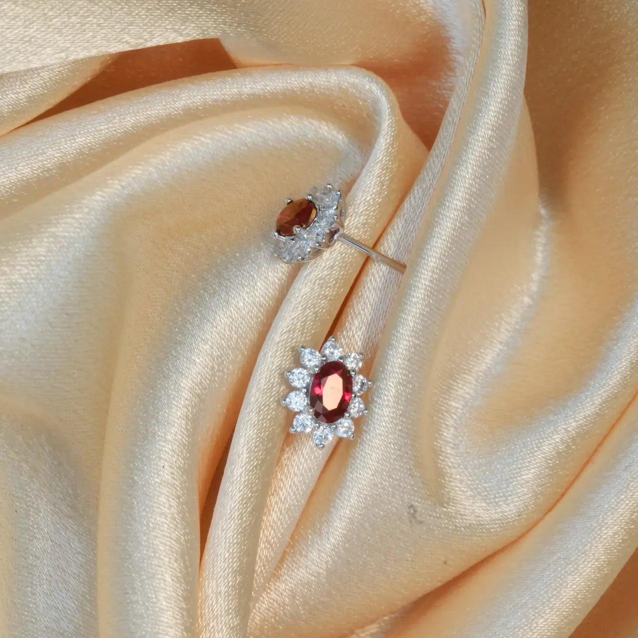 Ruby Earring Studs - Sunflower