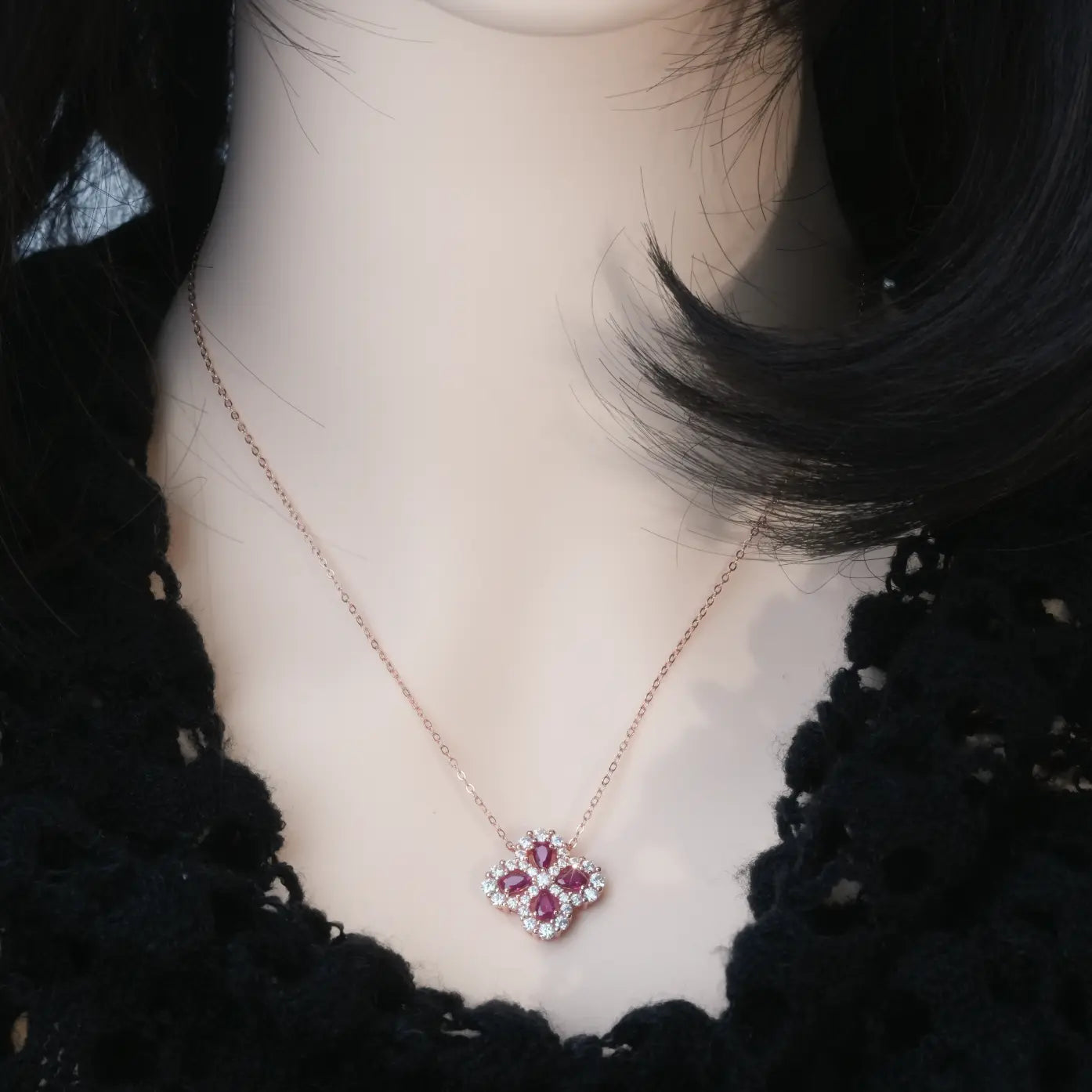 Four Leaves Style Necklace - Ruby/Emerald