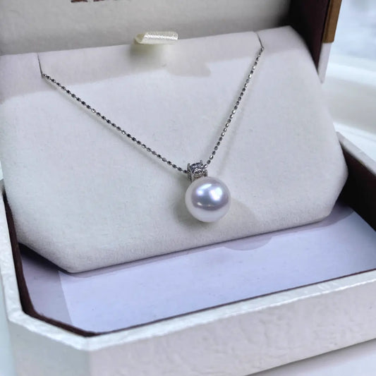 9mm Freshwater Pearl with White Gold and Diamond Pendant