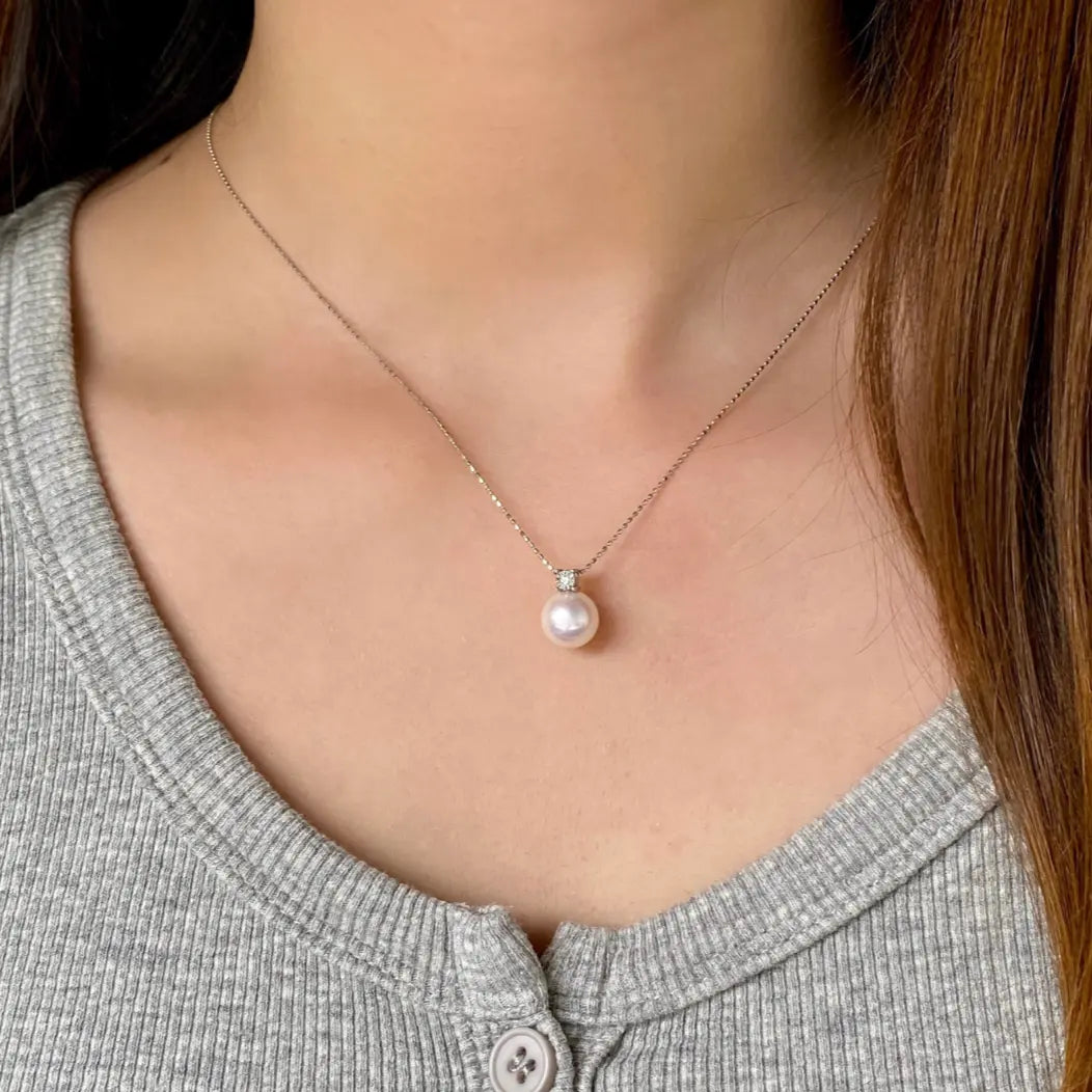 9mm Freshwater Pearl with White Gold and Diamond Pendant