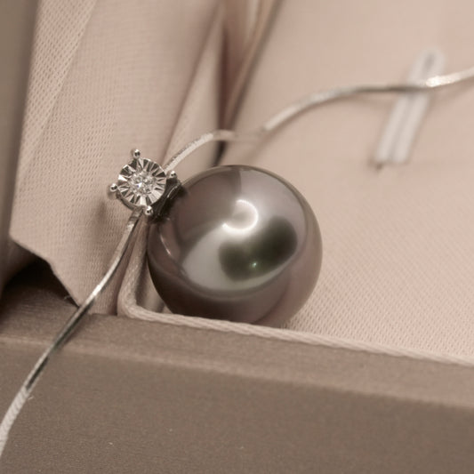 11mm Tahiti Pearl Pendant with White Gold and Diamond