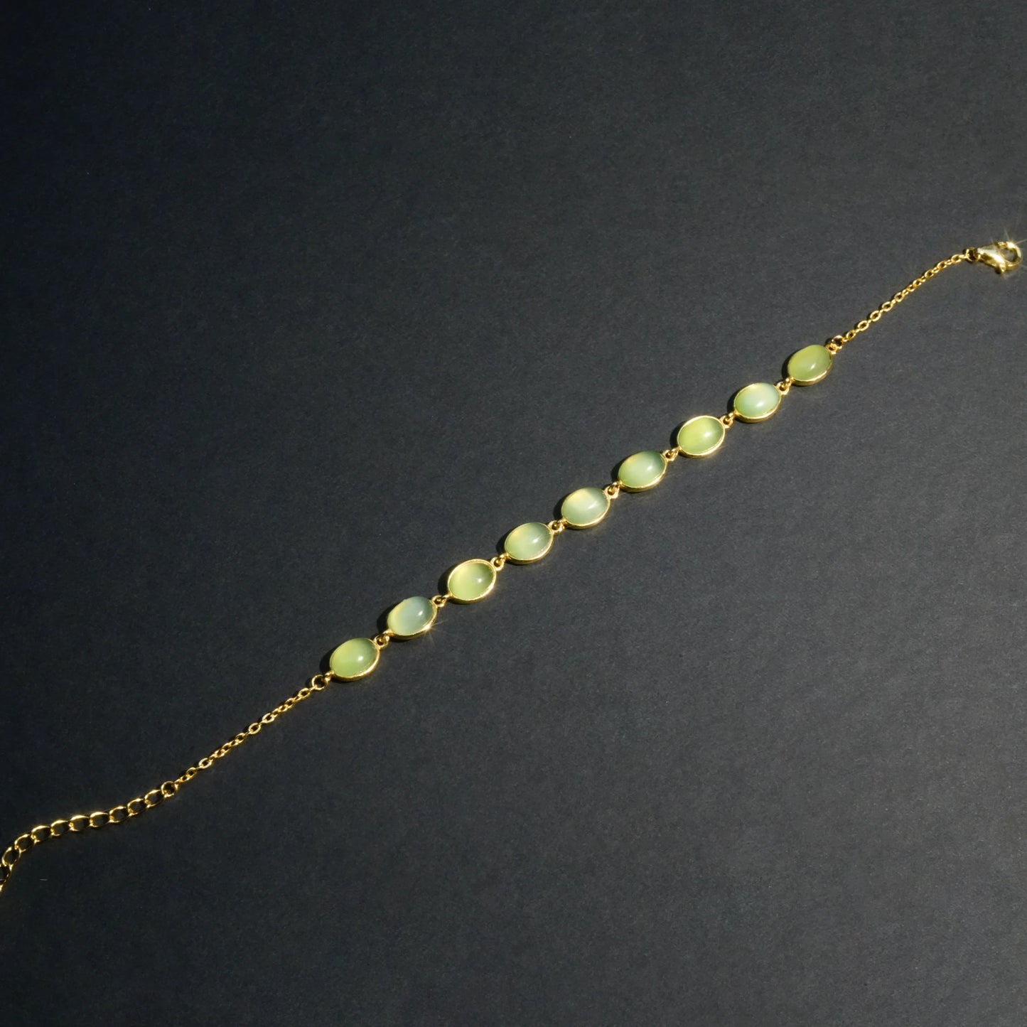 Hetian Jade Jasperite Cat's Eye Bracelet - Apple Green