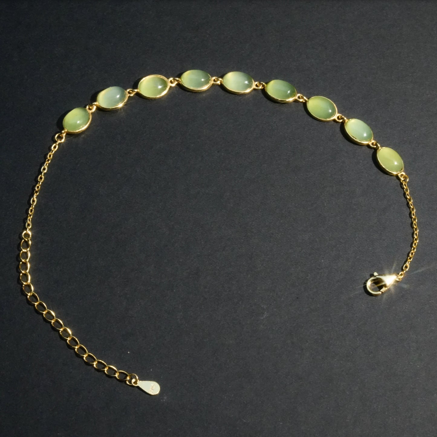 Hetian Jade Jasperite Cat's Eye Bracelet - Apple Green
