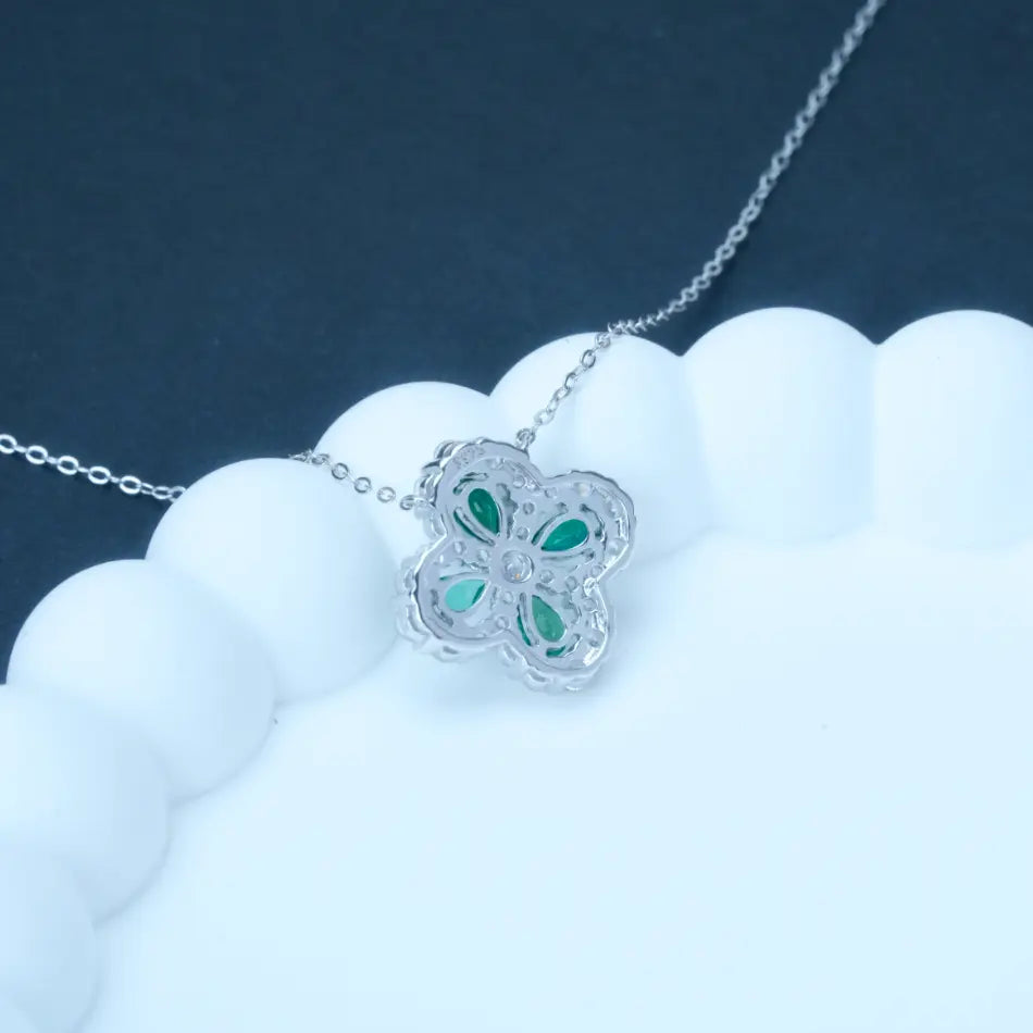 Four Leaves Style Necklace - Ruby/Emerald